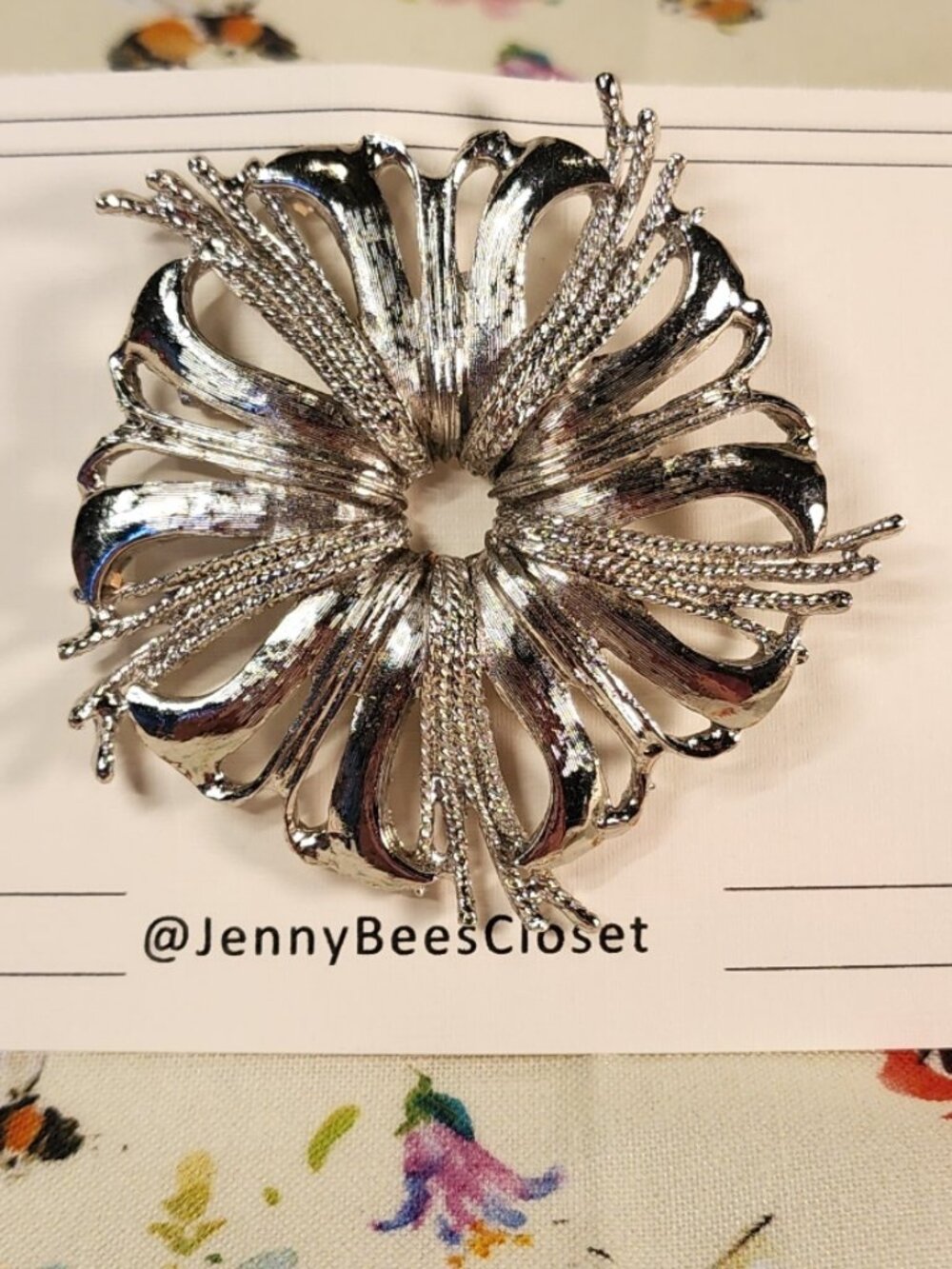 VINTAGE Silver-Tone Starburst Floral Brooch